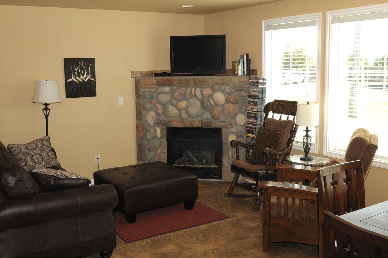 Collins Inn & Seaside Cottages (Adults Only) Ocean Shores Zewnętrze zdjęcie