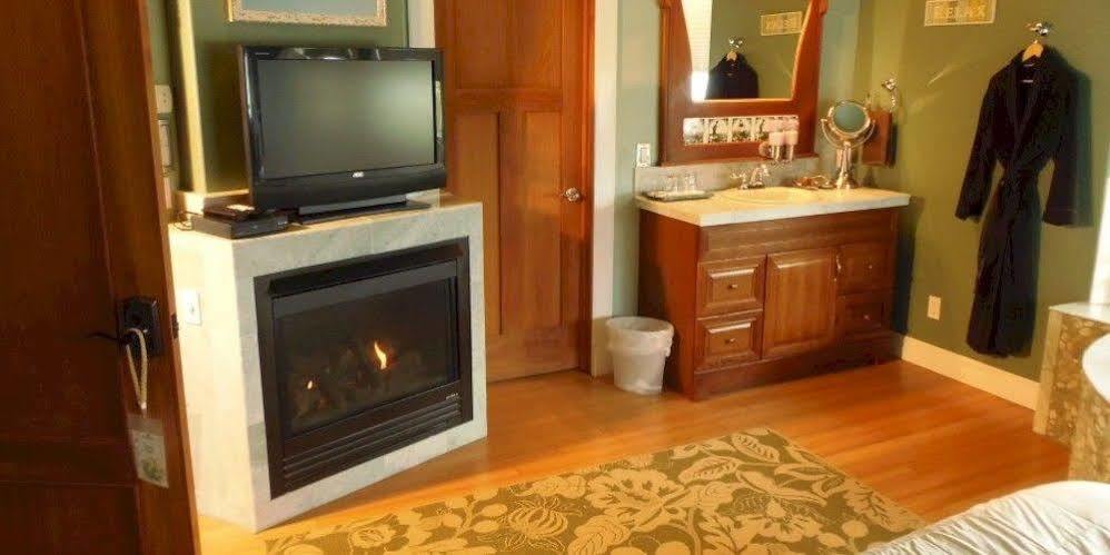 Collins Inn & Seaside Cottages (Adults Only) Ocean Shores Zewnętrze zdjęcie