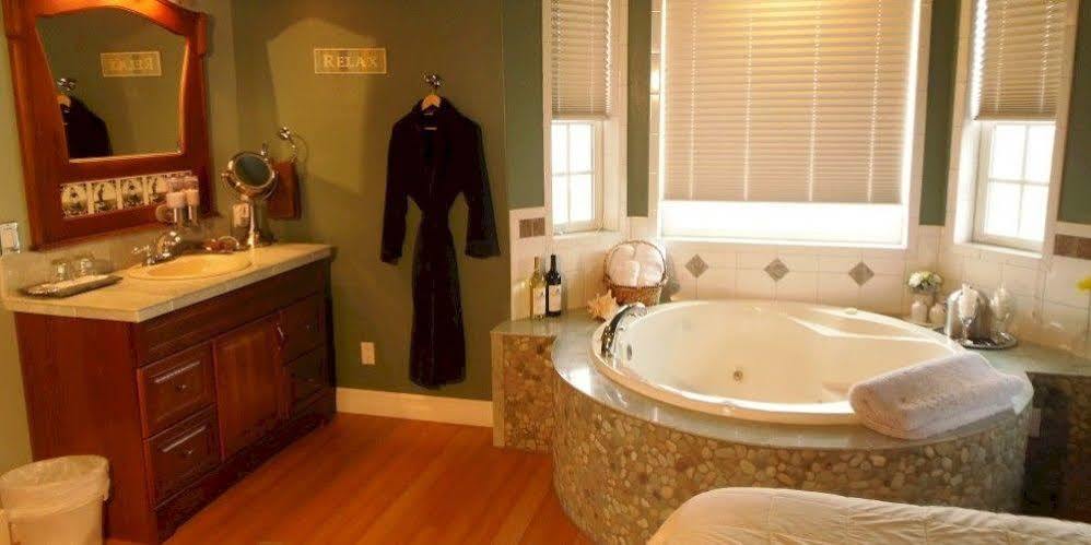 Collins Inn & Seaside Cottages (Adults Only) Ocean Shores Zewnętrze zdjęcie
